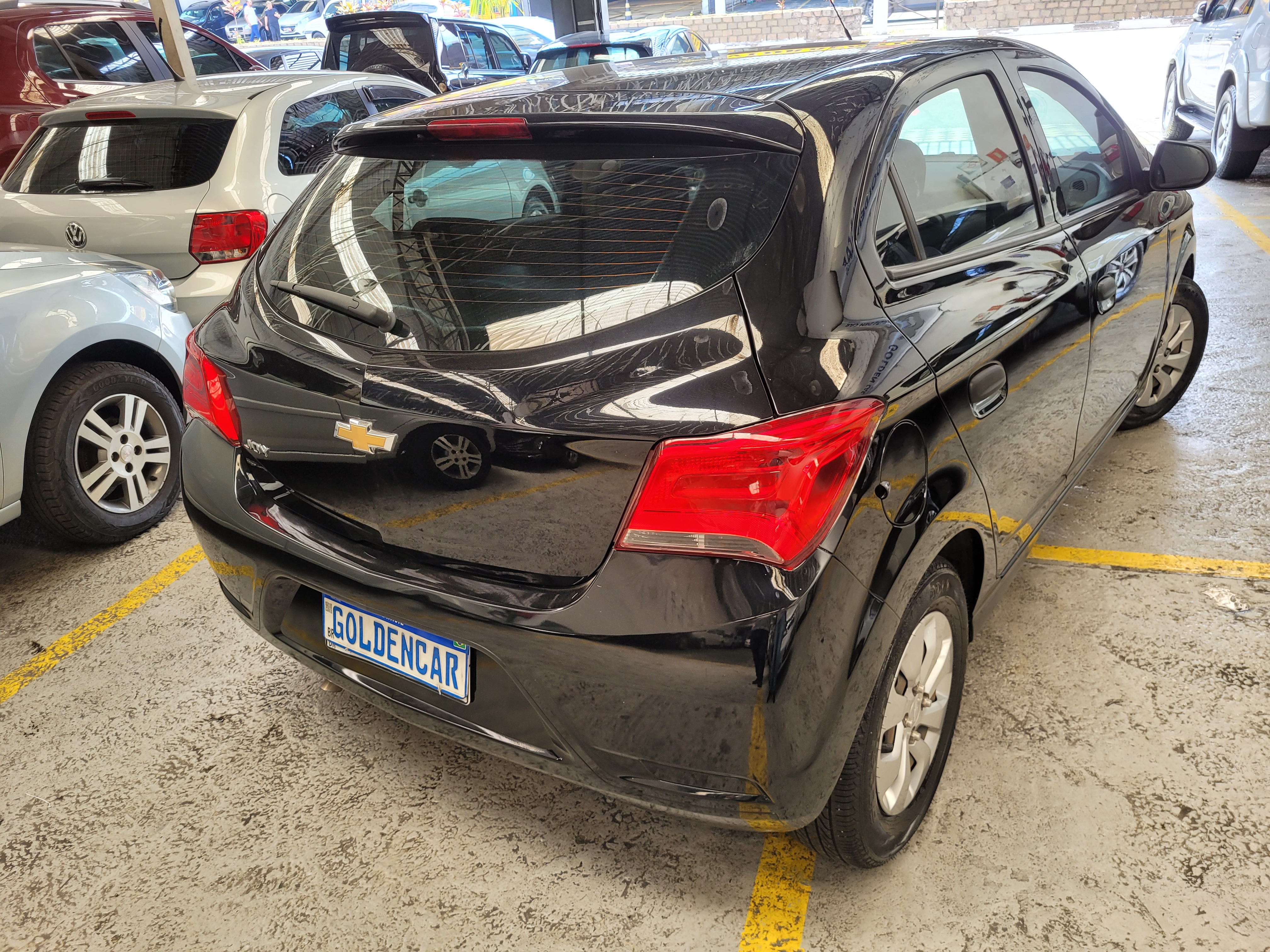 Chevrolet Onix Preto