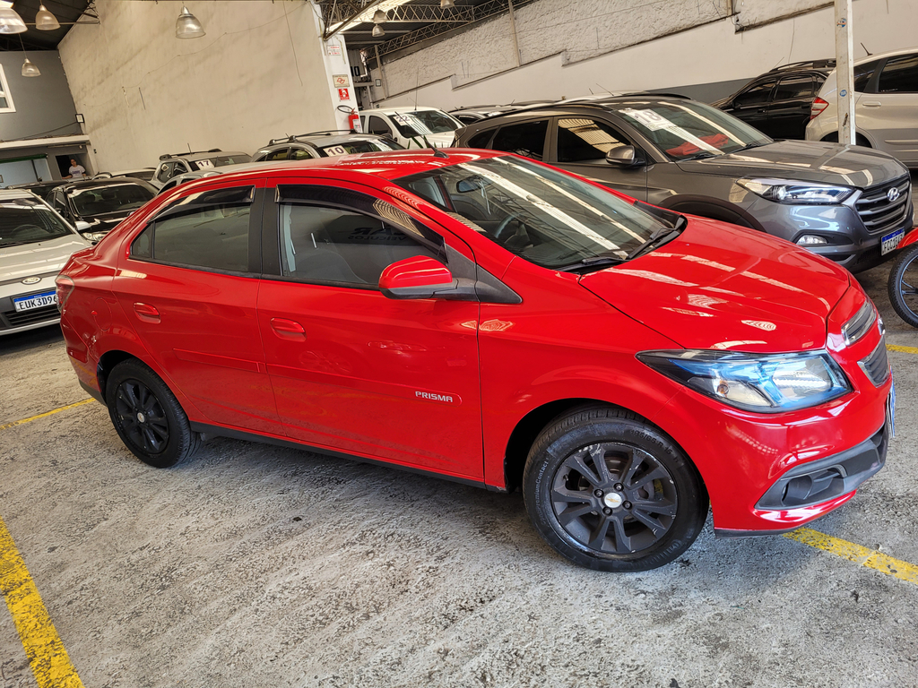 Chevrolet Prisma Vermelho