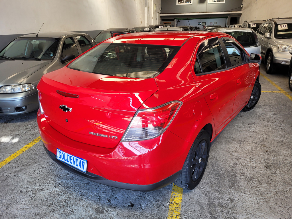 Chevrolet Prisma Vermelho