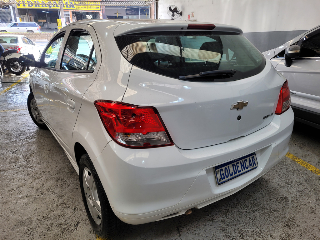 Chevrolet Onix Branco