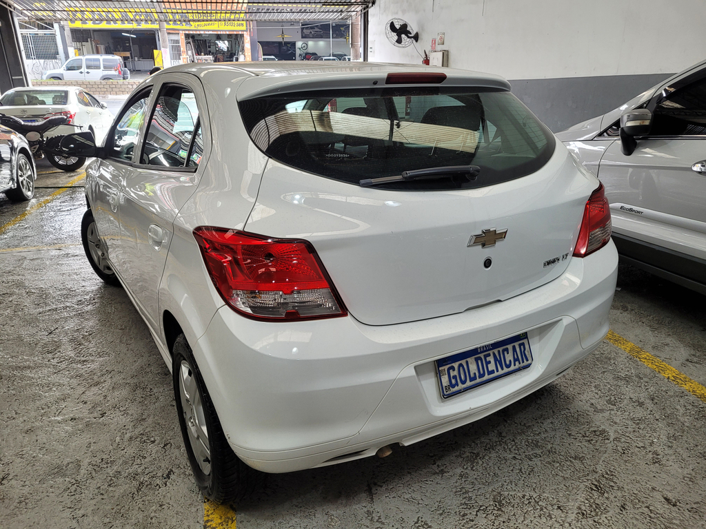 Chevrolet Onix Branco