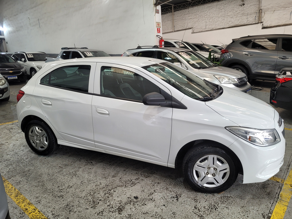 Chevrolet Onix Branco