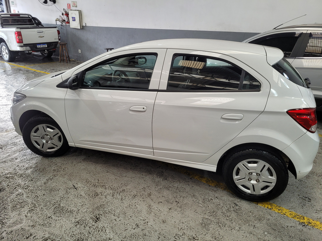 Chevrolet Onix Branco