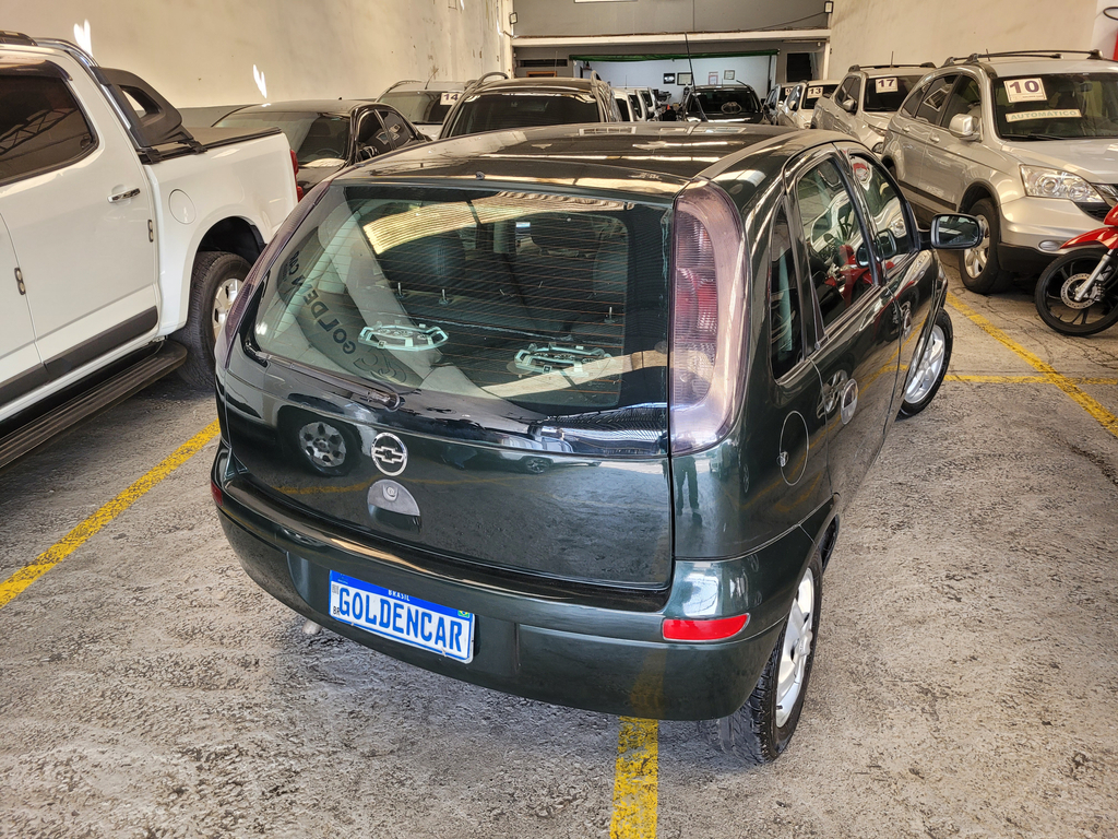 Chevrolet Corsa Hatch Verde