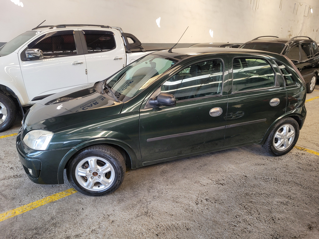 Chevrolet Corsa Hatch Verde