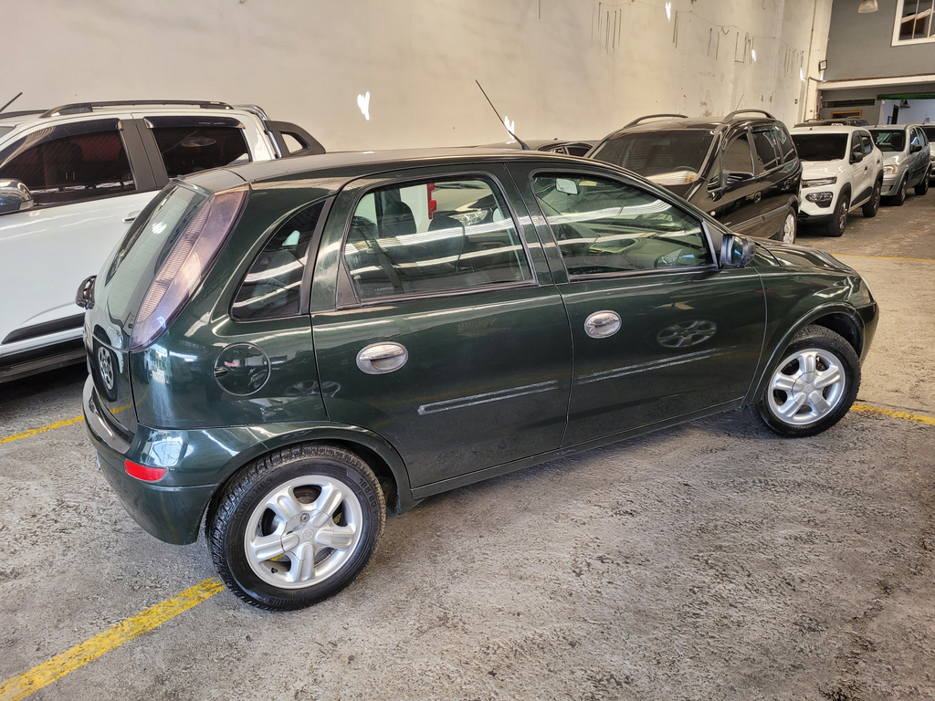 Chevrolet Corsa Hatch Verde