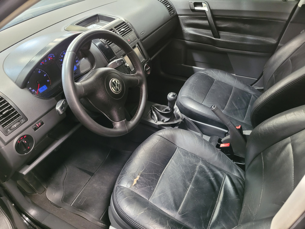 Volkswagen Polo Preto