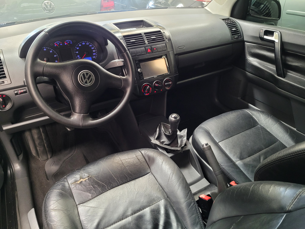 Volkswagen Polo Preto