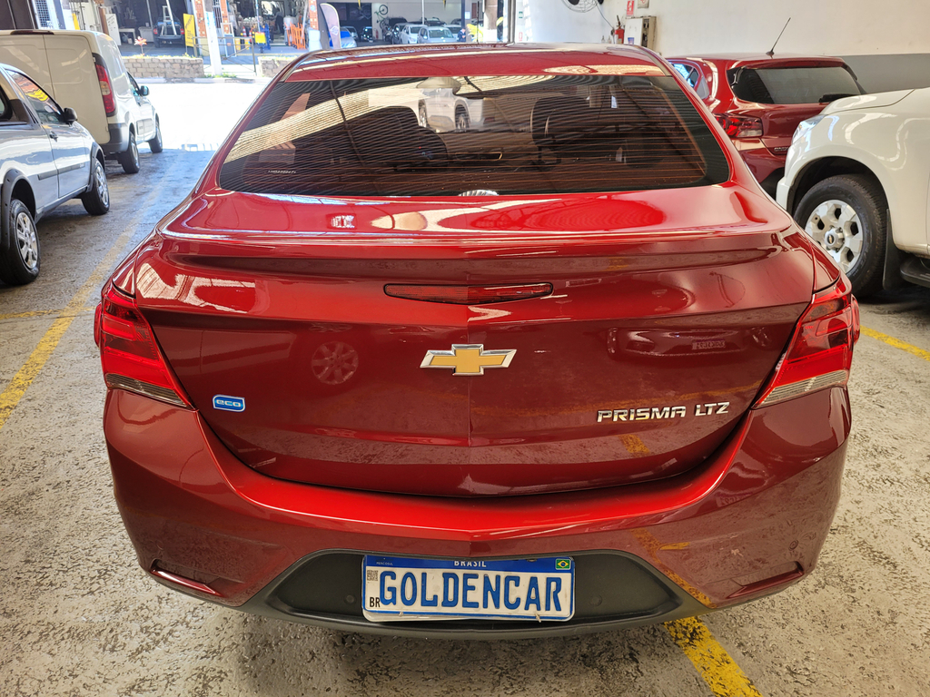 Chevrolet Prisma Vermelho