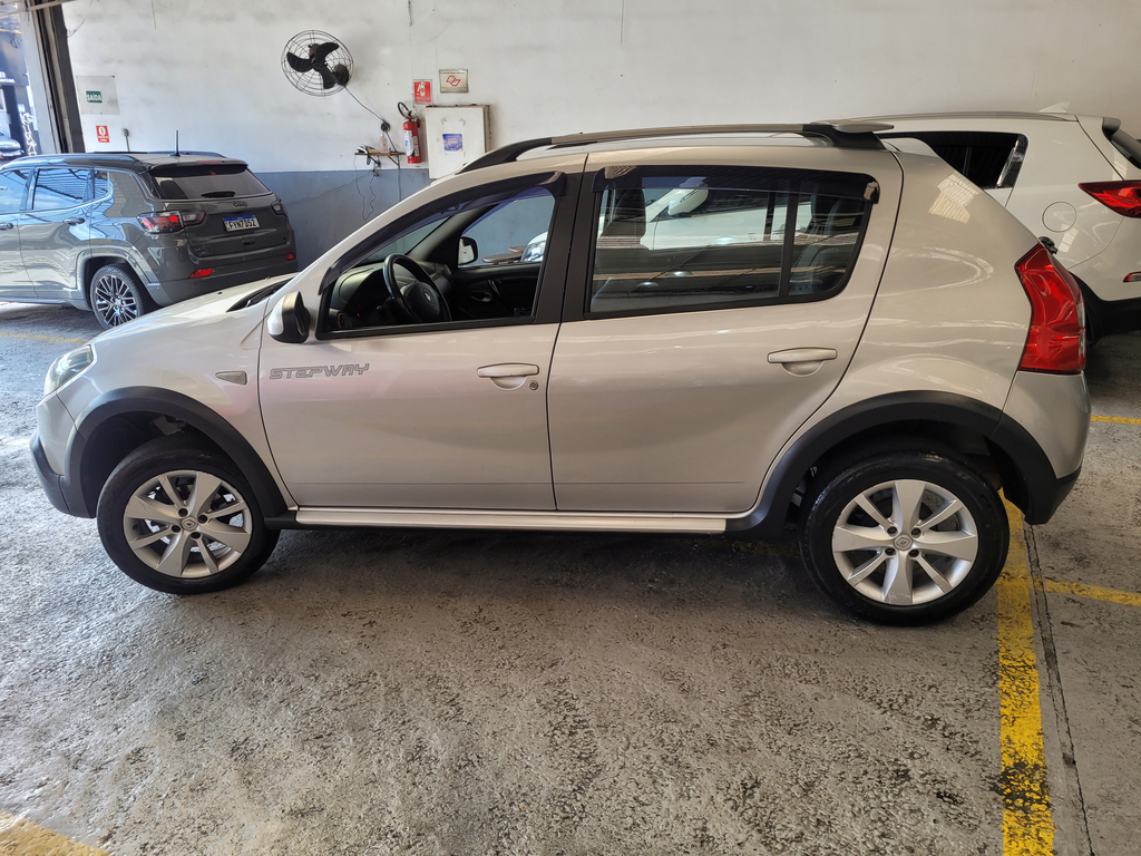 Renault Sandero Stepway Prata