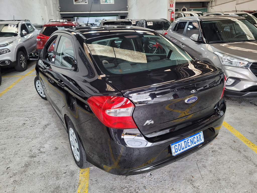 Ford Ka+ Preto