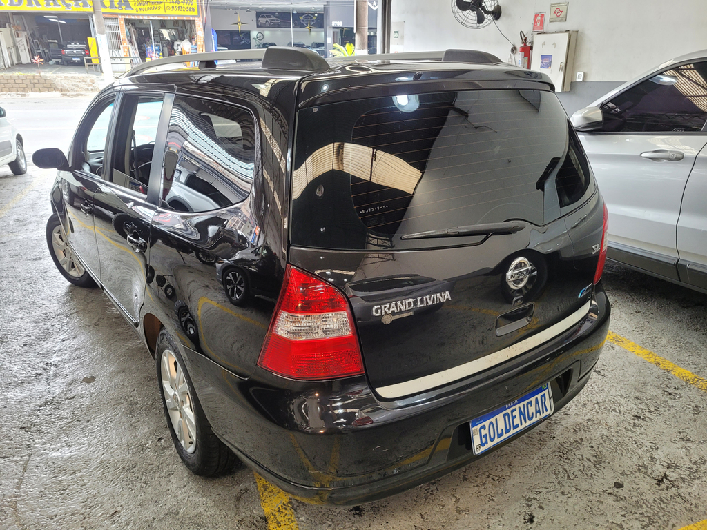 Nissan Grand Livina Preto