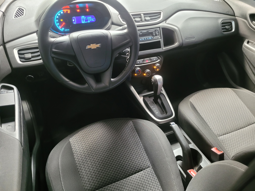 Chevrolet Onix Preto