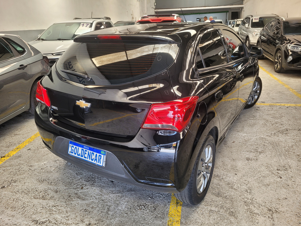 Chevrolet Onix Preto