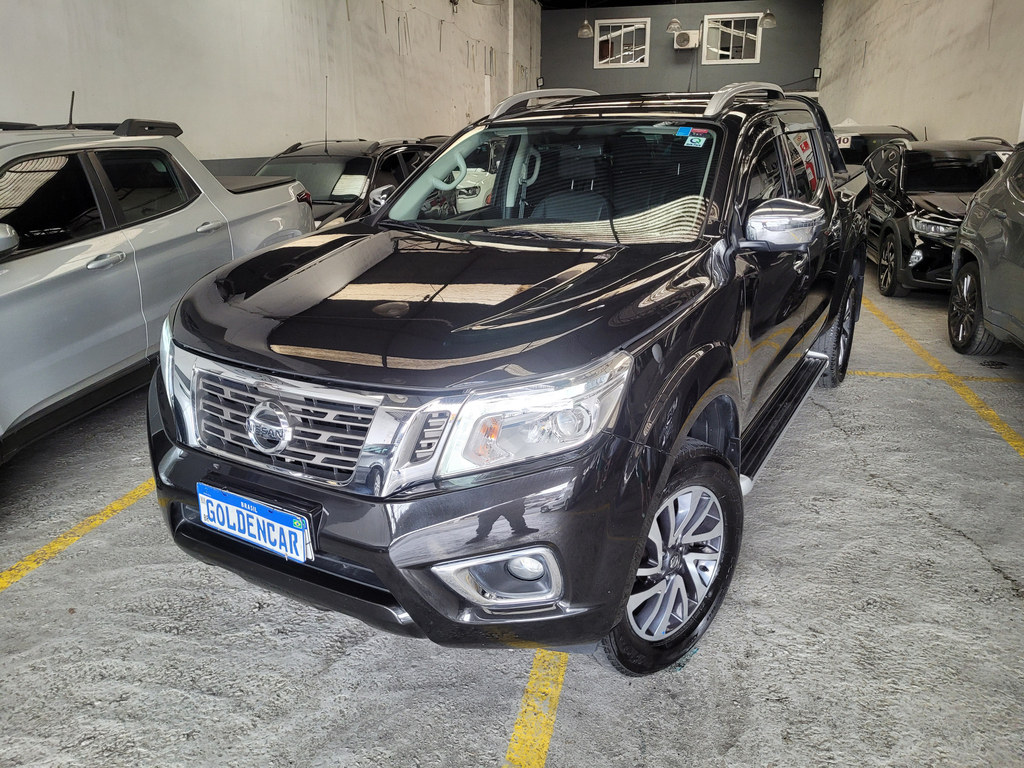 Nissan Frontier Preto