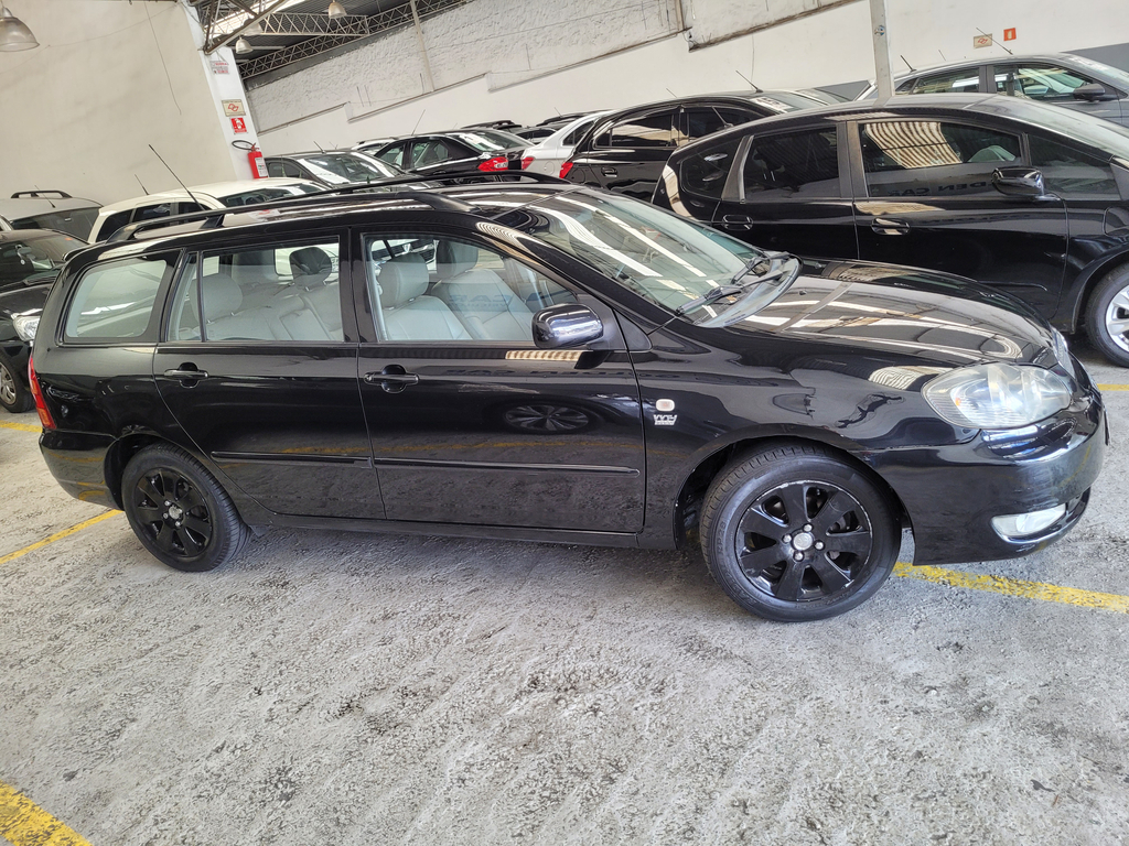 Toyota Corolla Fielder Preto