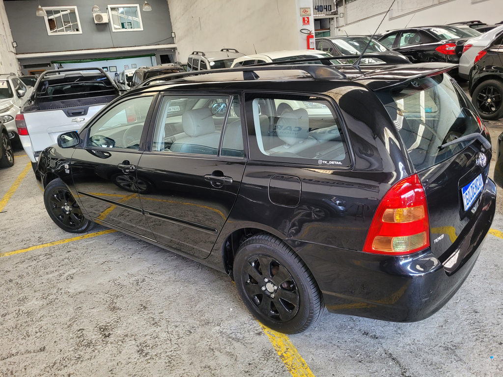 Toyota Corolla Fielder Preto