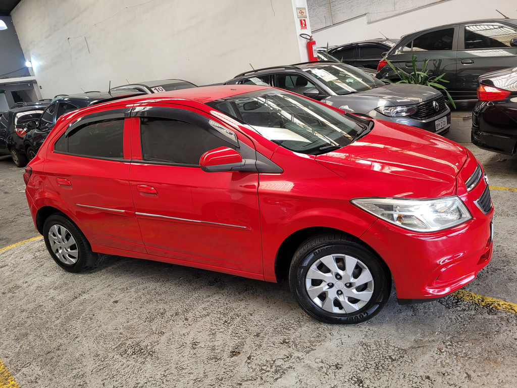 Chevrolet Onix Vermelho