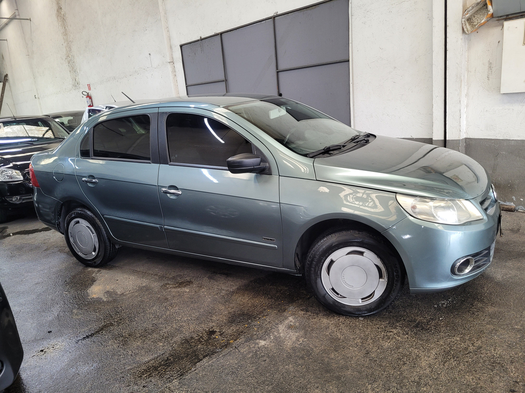 Volkswagen Voyage Cinza