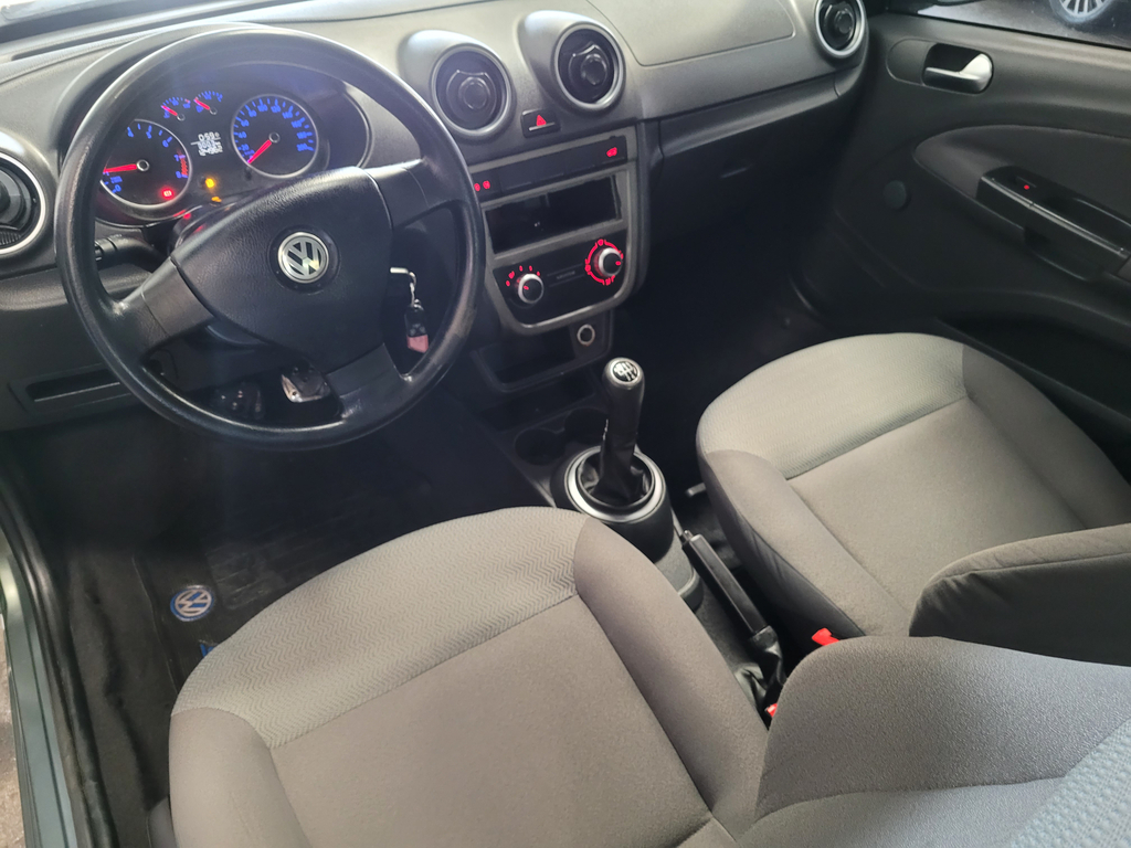 Volkswagen Voyage Cinza