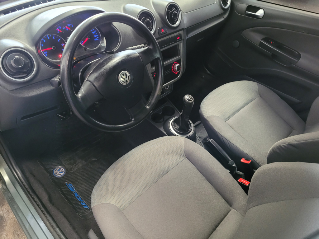 Volkswagen Voyage Cinza
