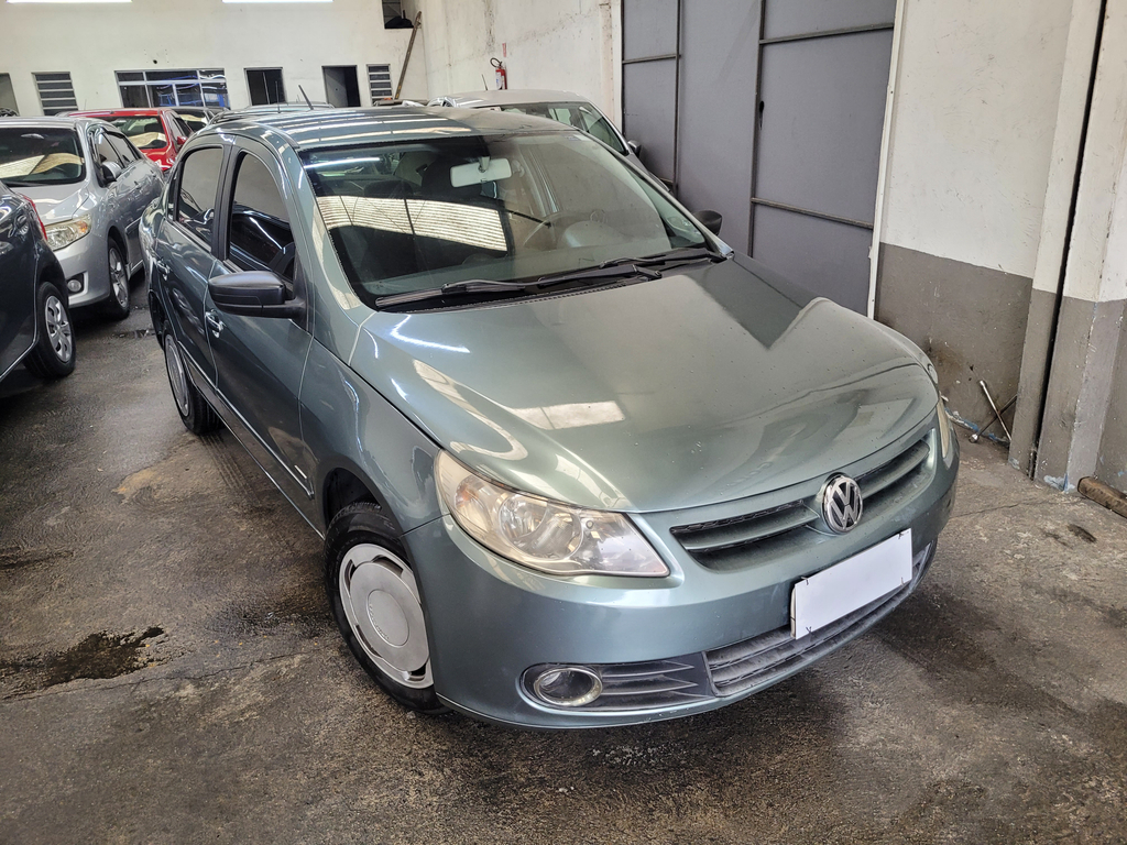 Volkswagen Voyage Cinza