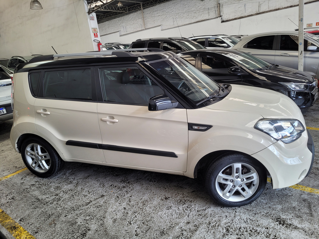 Kia Soul Bege