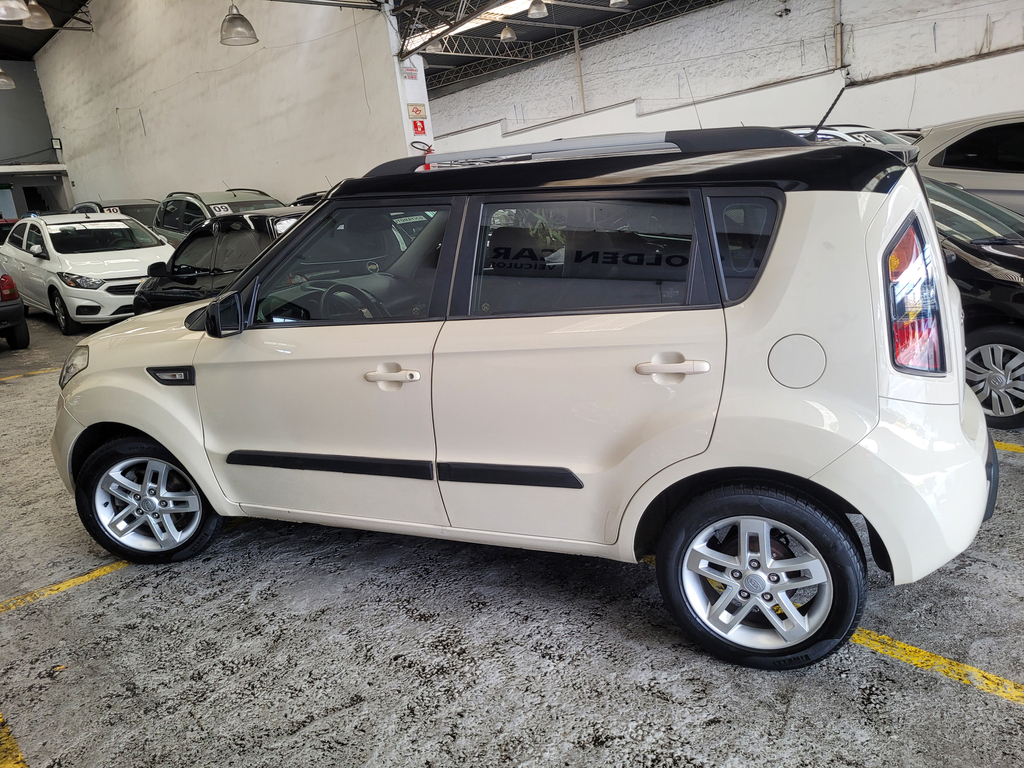 Kia Soul Bege