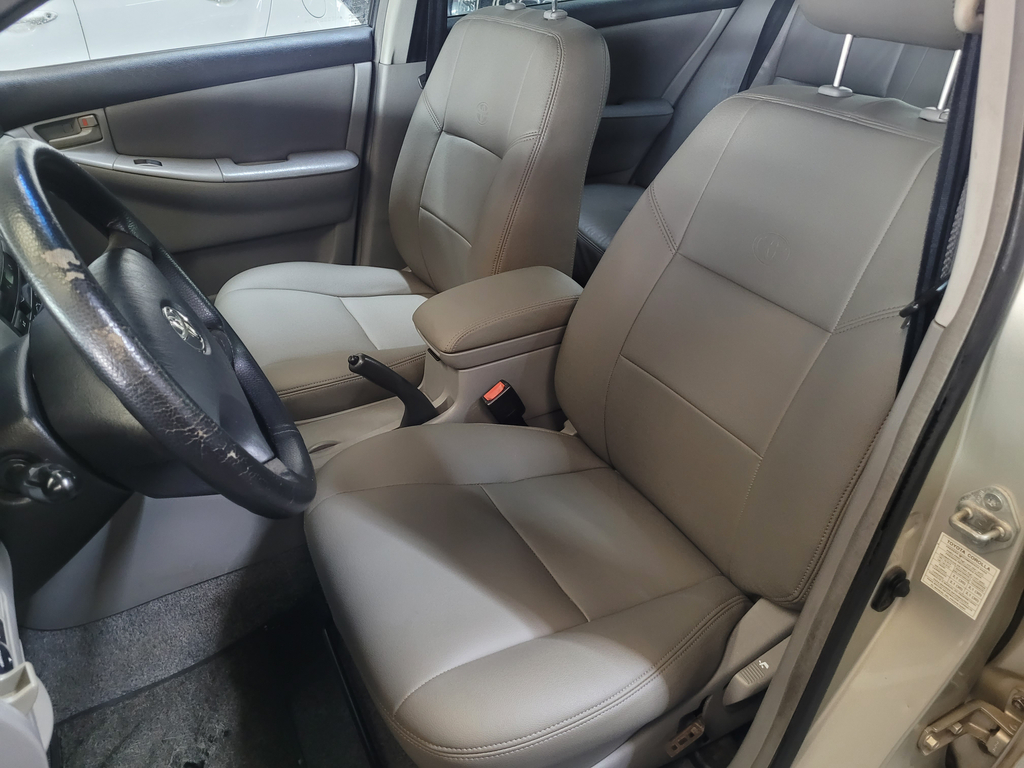 Toyota Corolla Bege