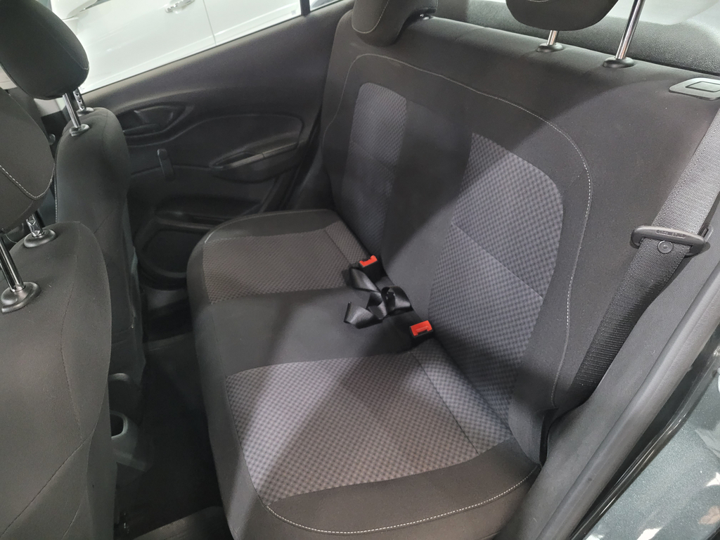 Chevrolet Onix Cinza