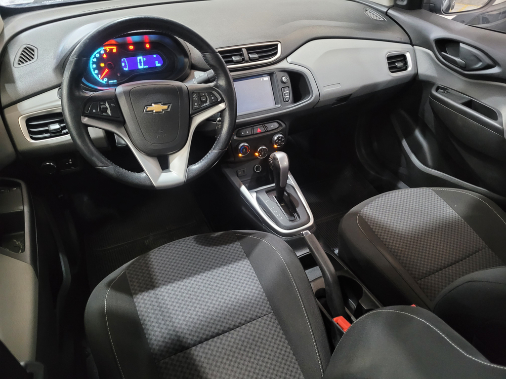 Chevrolet Onix Cinza
