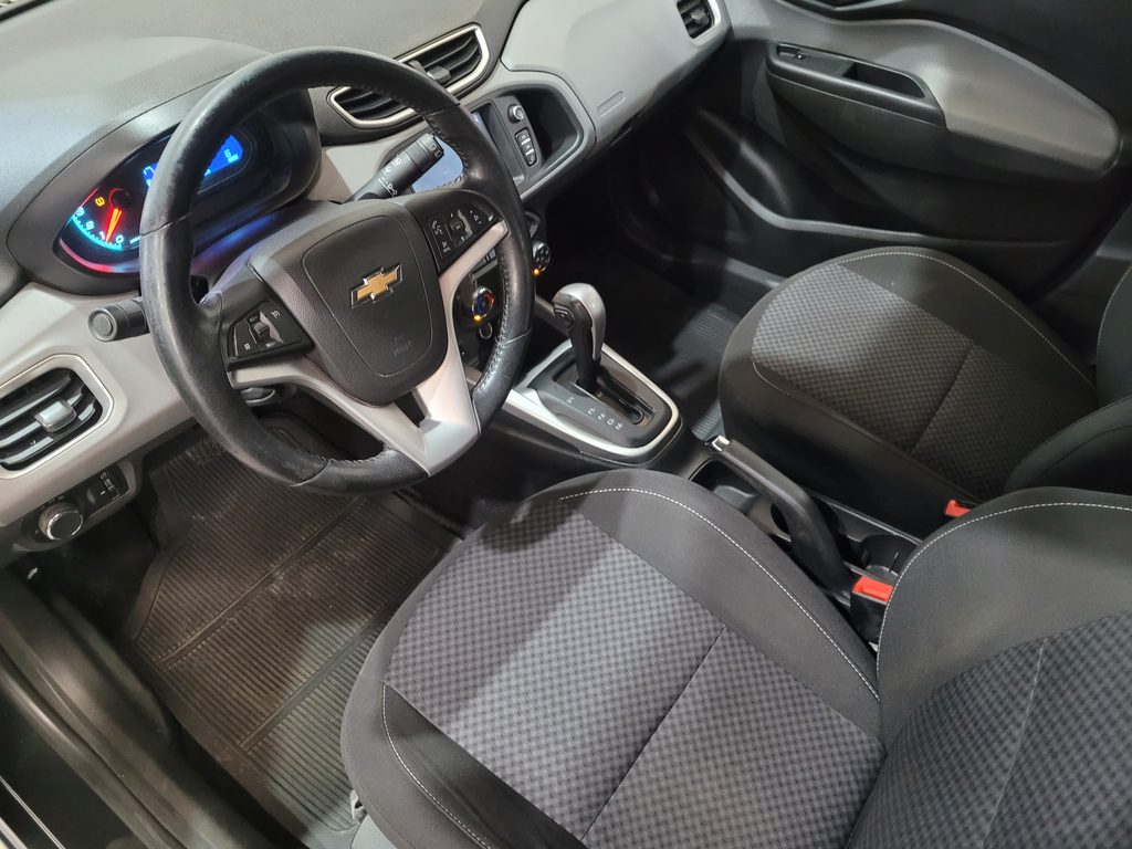 Chevrolet Onix Cinza