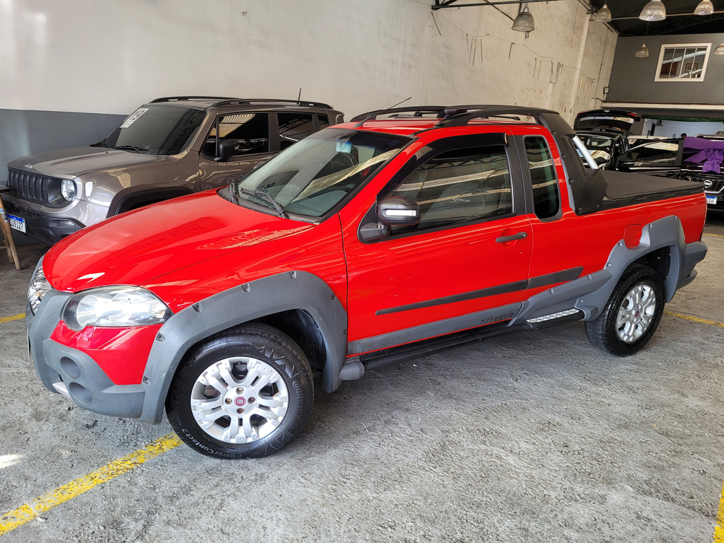 Fiat Strada Vermelho