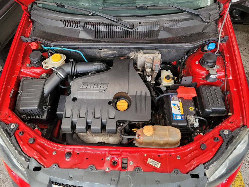 Fiat Strada Vermelho