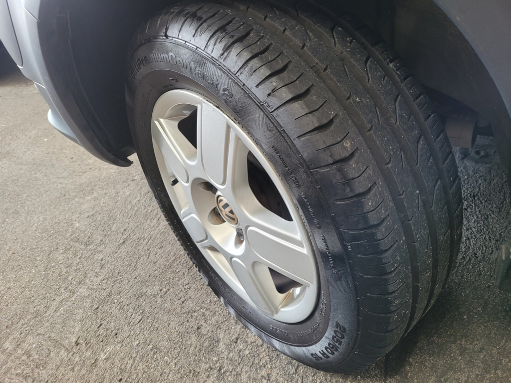 Volkswagen CrossFox Prata