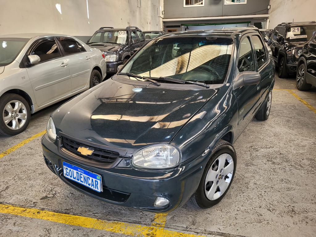 Chevrolet Classic Cinza