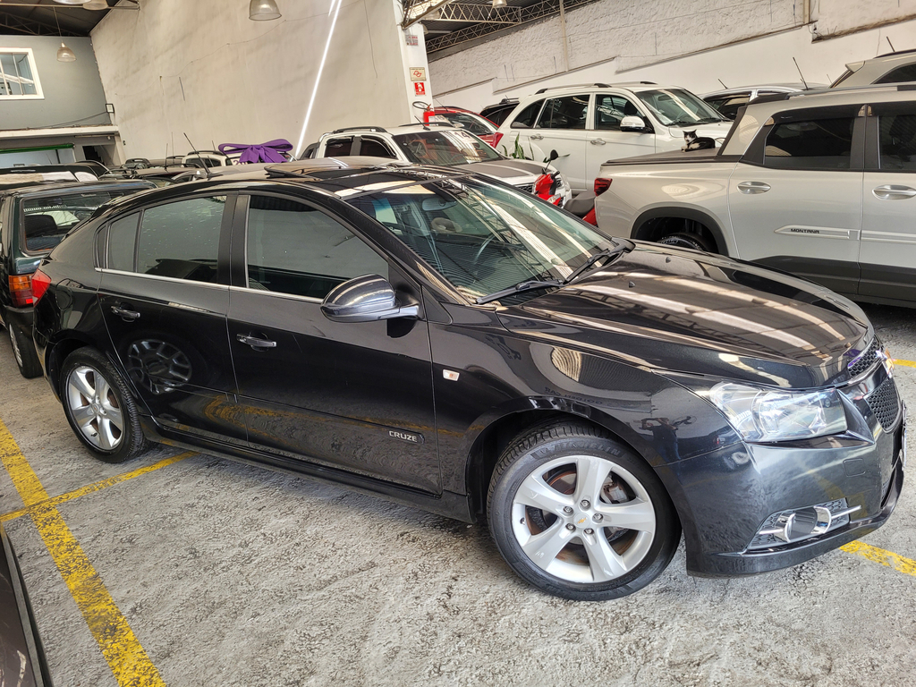 Chevrolet Cruze Preto