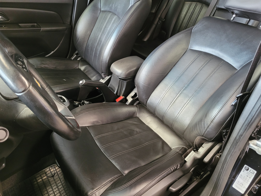 Chevrolet Cruze Preto
