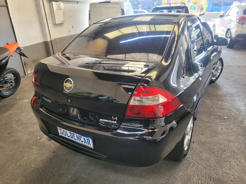 Chevrolet Prisma Preto