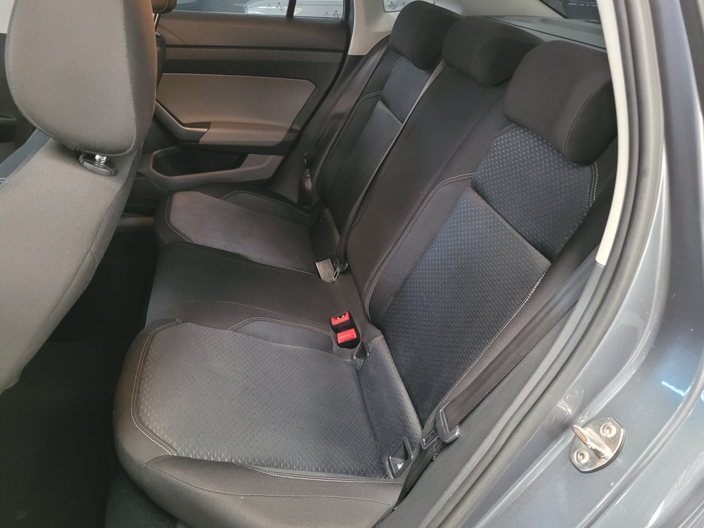 Volkswagen Virtus Cinza
