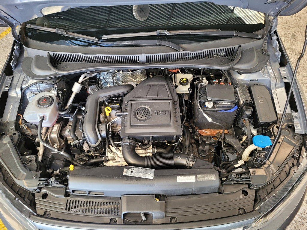 Volkswagen Virtus Cinza