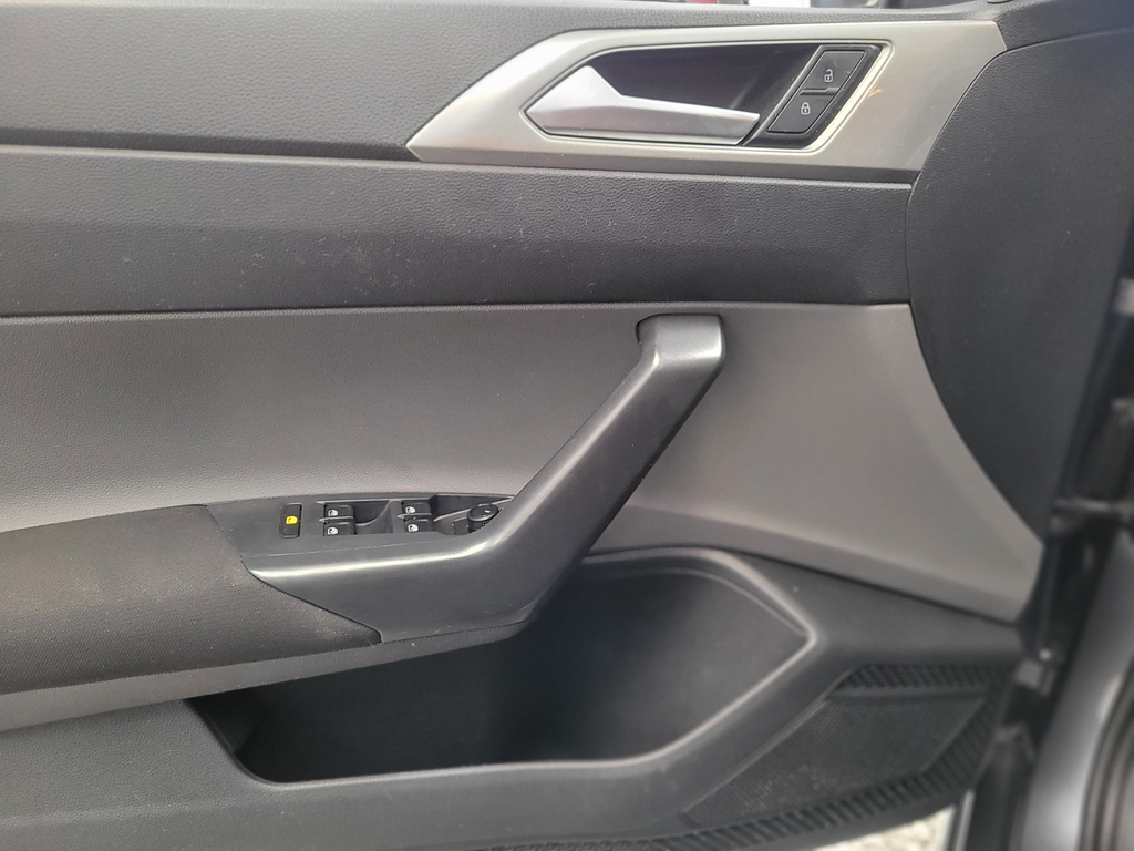 Volkswagen Virtus Cinza