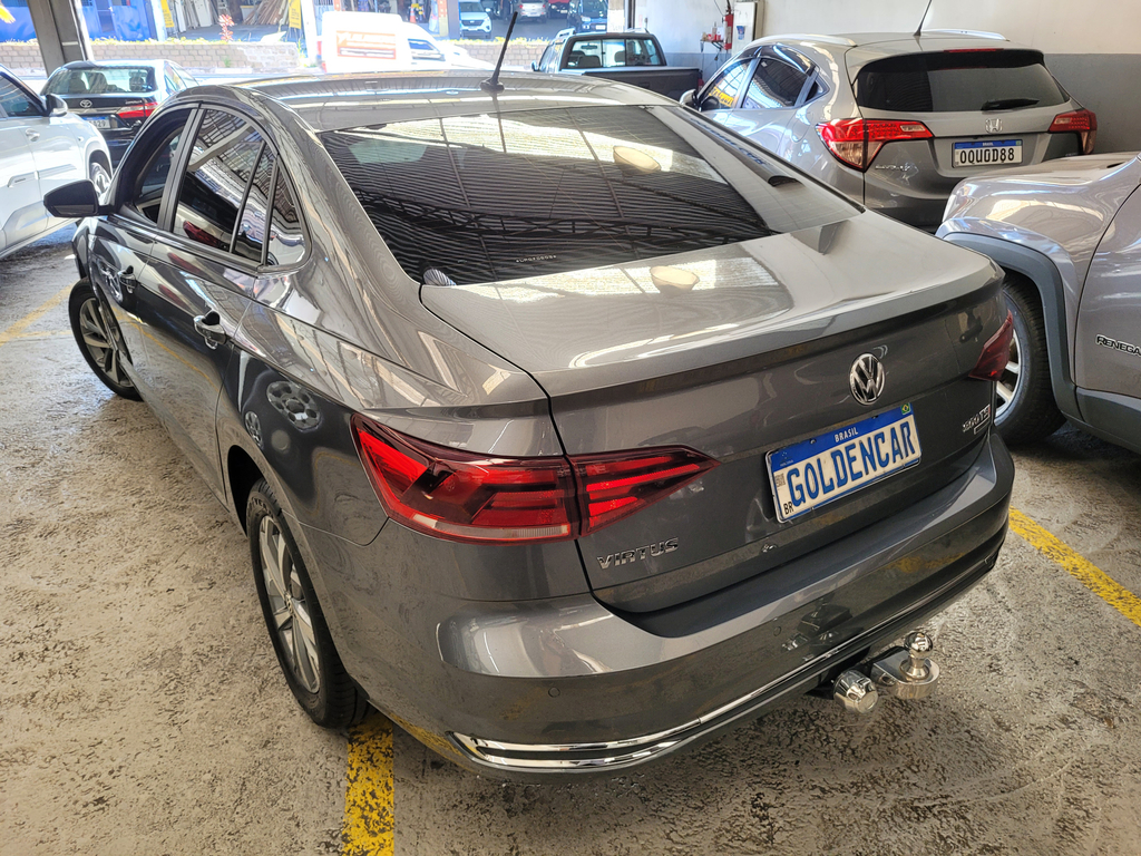 Volkswagen Virtus Cinza
