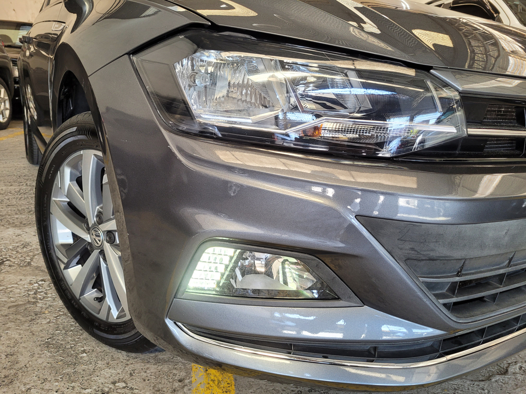 Volkswagen Virtus Cinza