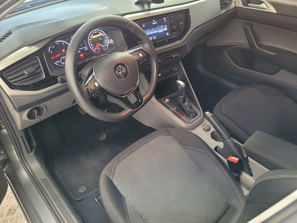Volkswagen Virtus Cinza