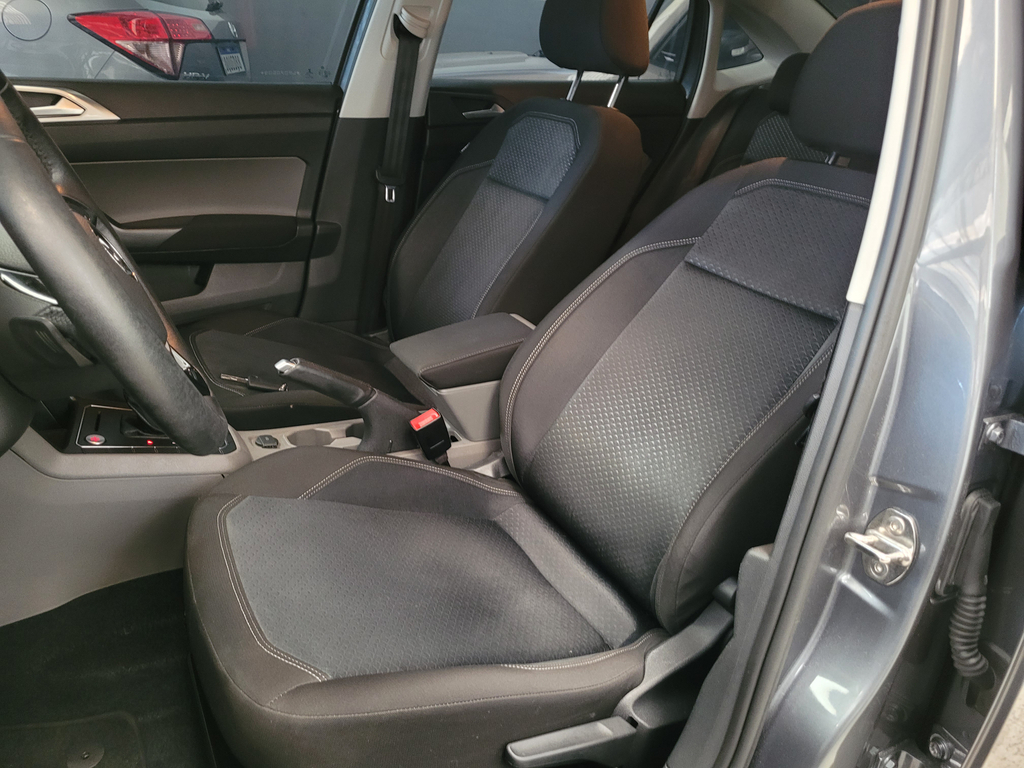 Volkswagen Virtus Cinza