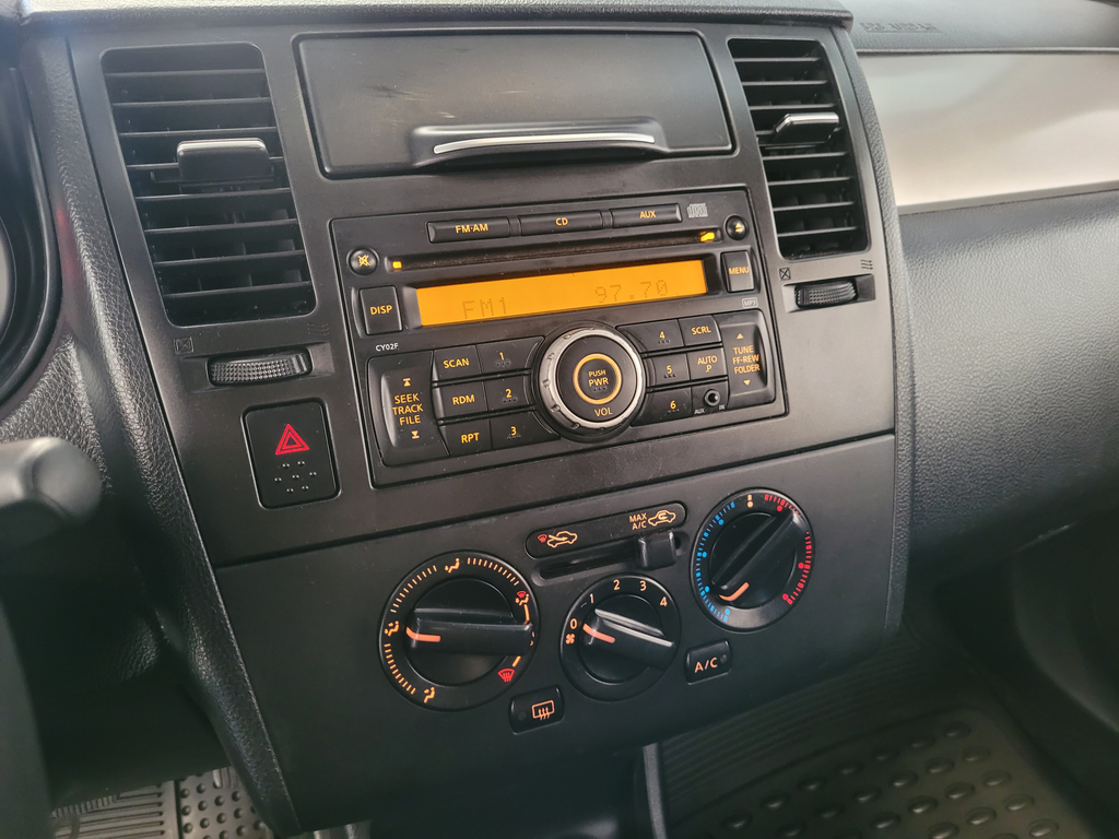 Nissan Tiida Prata