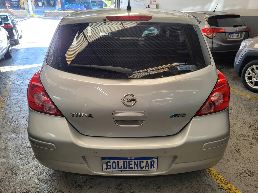 Nissan Tiida Prata