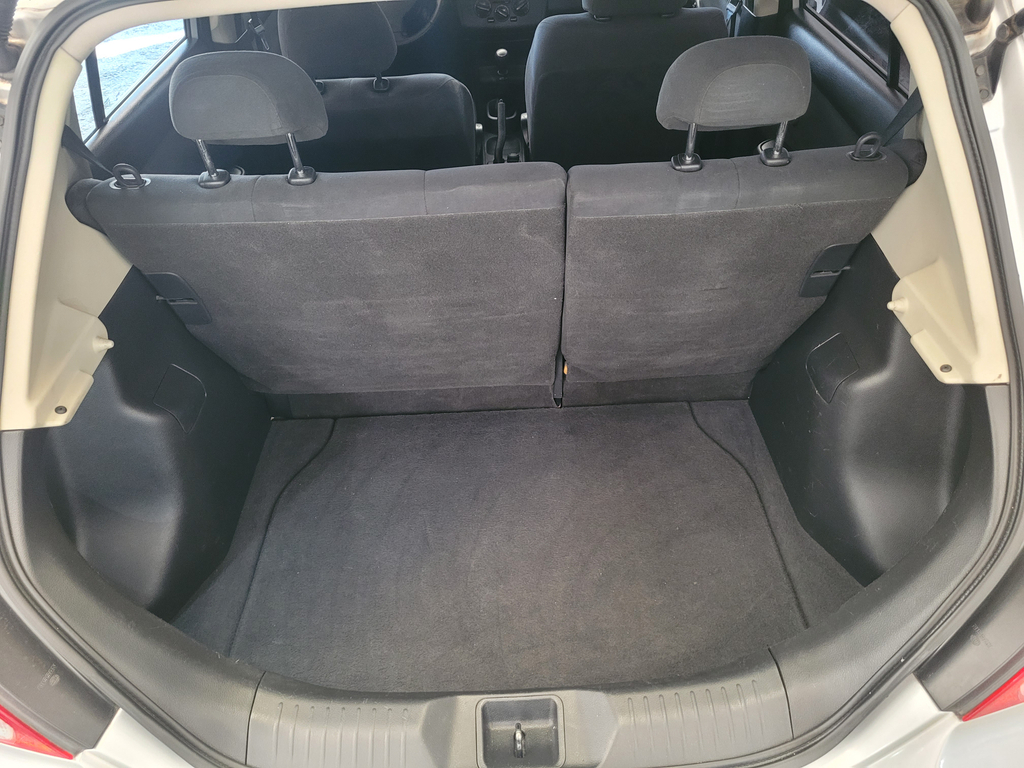 Nissan Tiida Prata