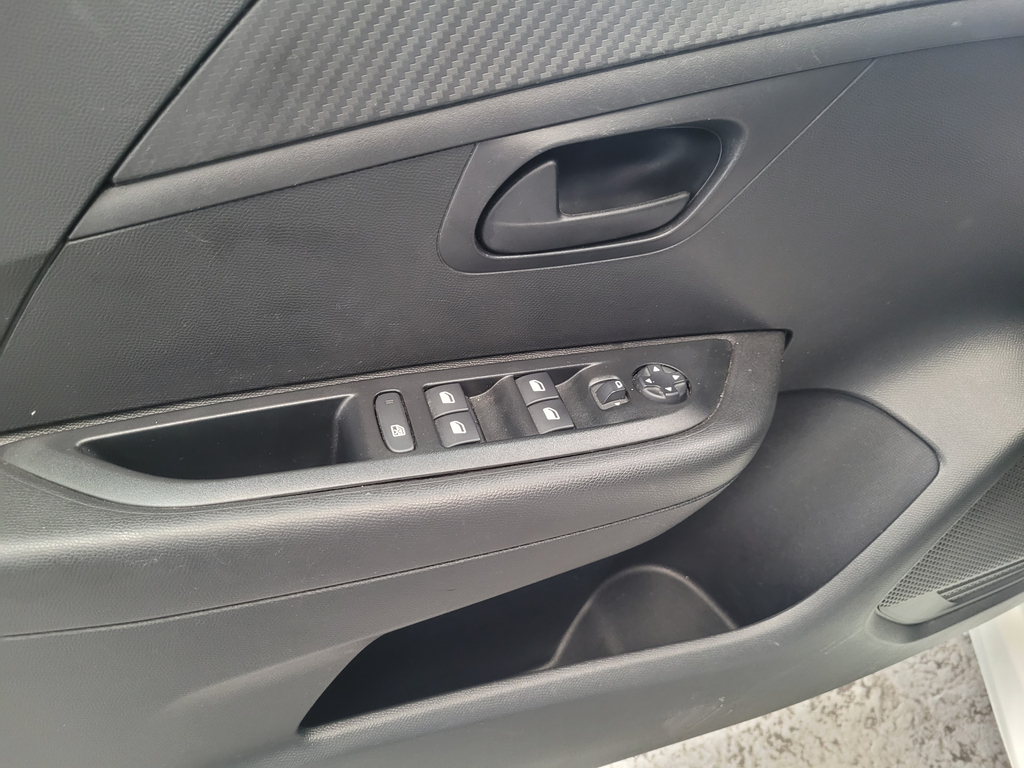 Peugeot 208 Branco